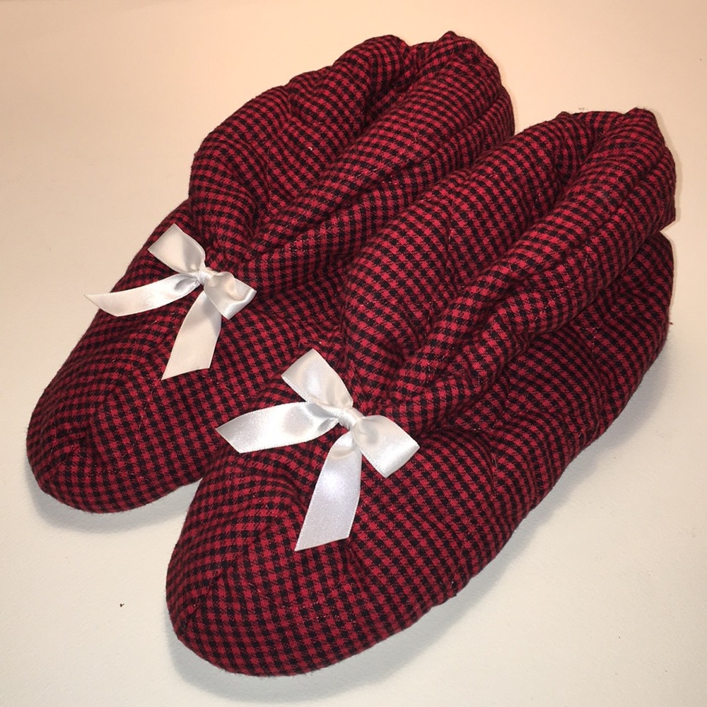 Macy’s Women’s Booty Slippers NWOT